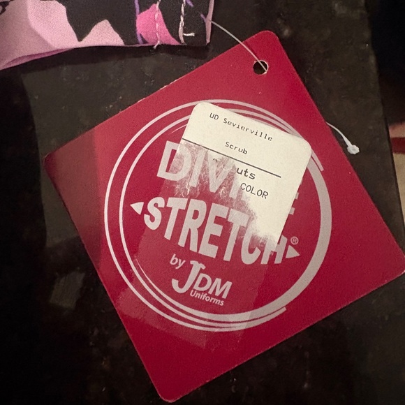 NWT  Scrub Top - Healing Hands Breast Cancer Awareness Stretch - Picture 9 of 9